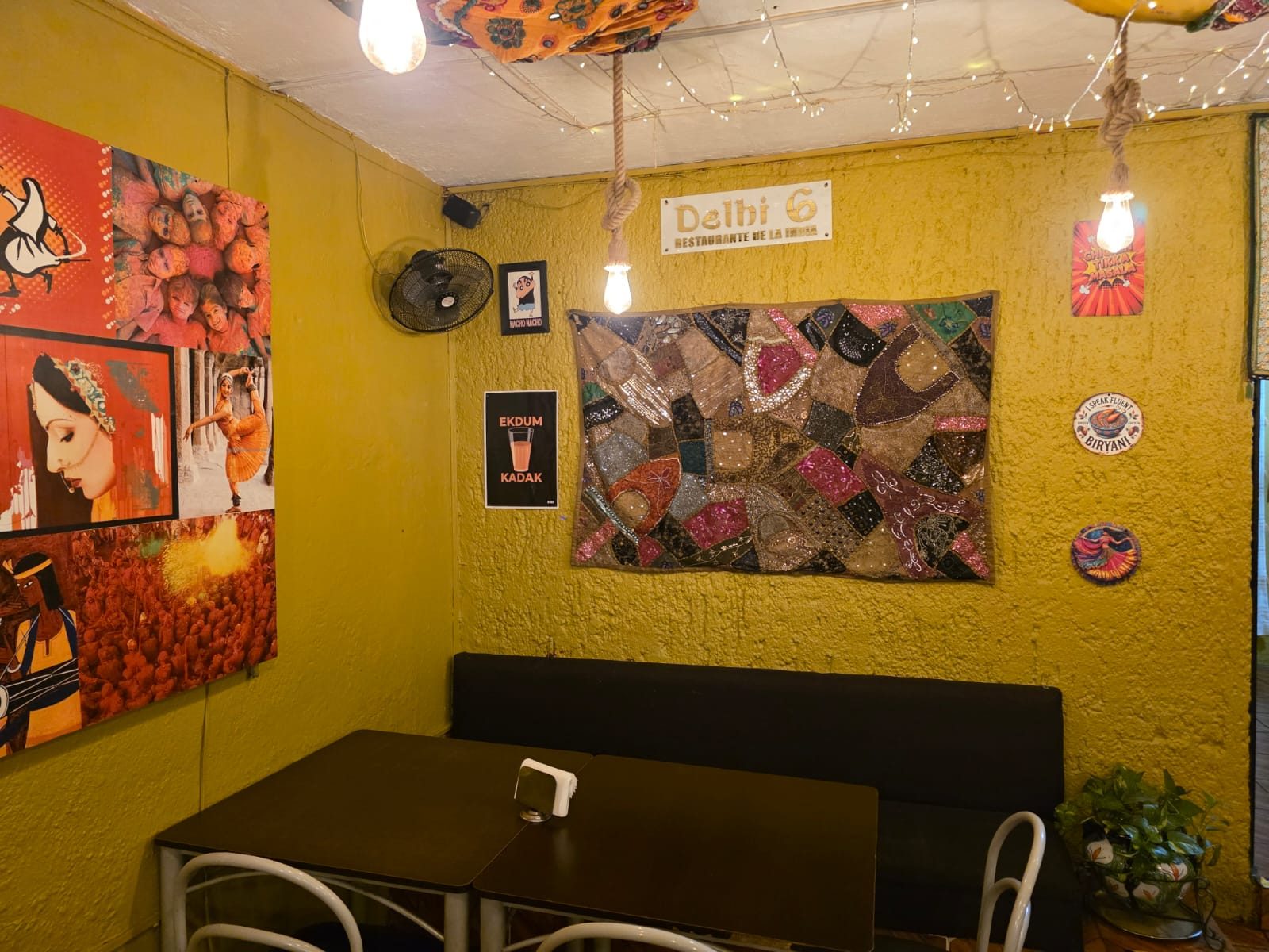 Decoración con textiles bordados de la India